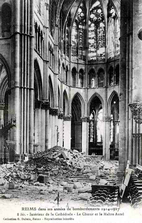 Résultat de recherche d'images pour "Cathédrale de Reims en ruines, PHOTO DE PRESSE PRISE EN 1919"