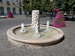 Fountain with Grapes by István Lukács in 2000. - Fő Sq., Gyöngyös, Hungary.JPG